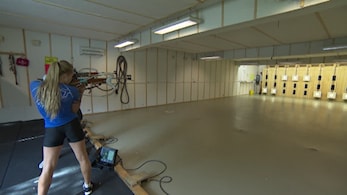 Satsar på verdstoppen i skiskyting med trening i kjellaren og trappeløp